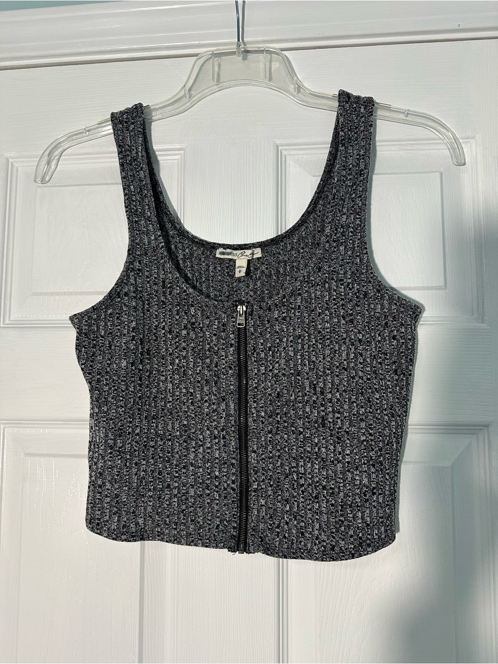 Express Ribbed Zip-Front Crop Top in Charcoal